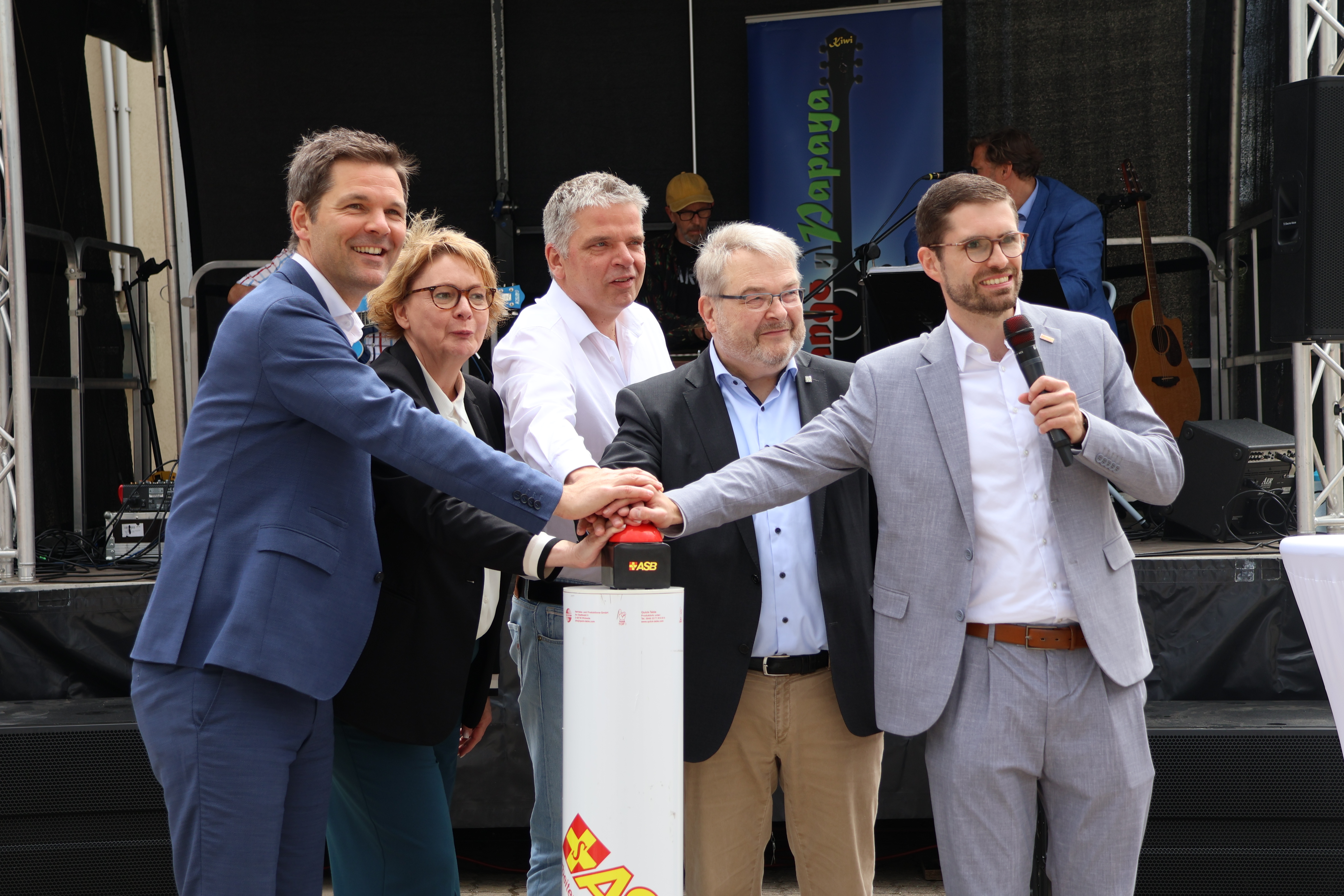 40 Jahre: ASB Hannover feiert Standort mit Rettungswagen-Taufe