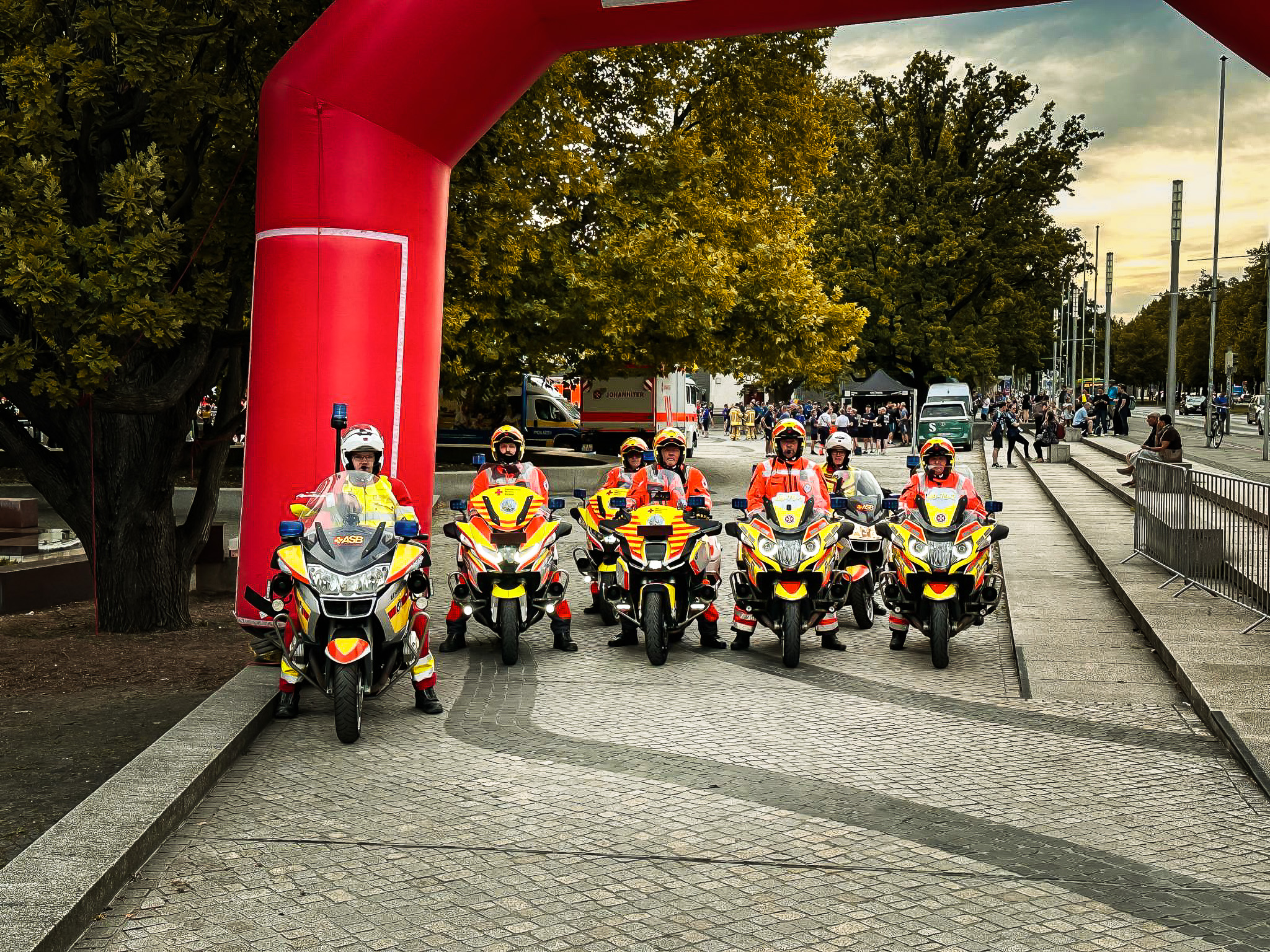 Gemeinsam auf zwei Rädern: ASB-Motorradstaffel beim Run4Respect