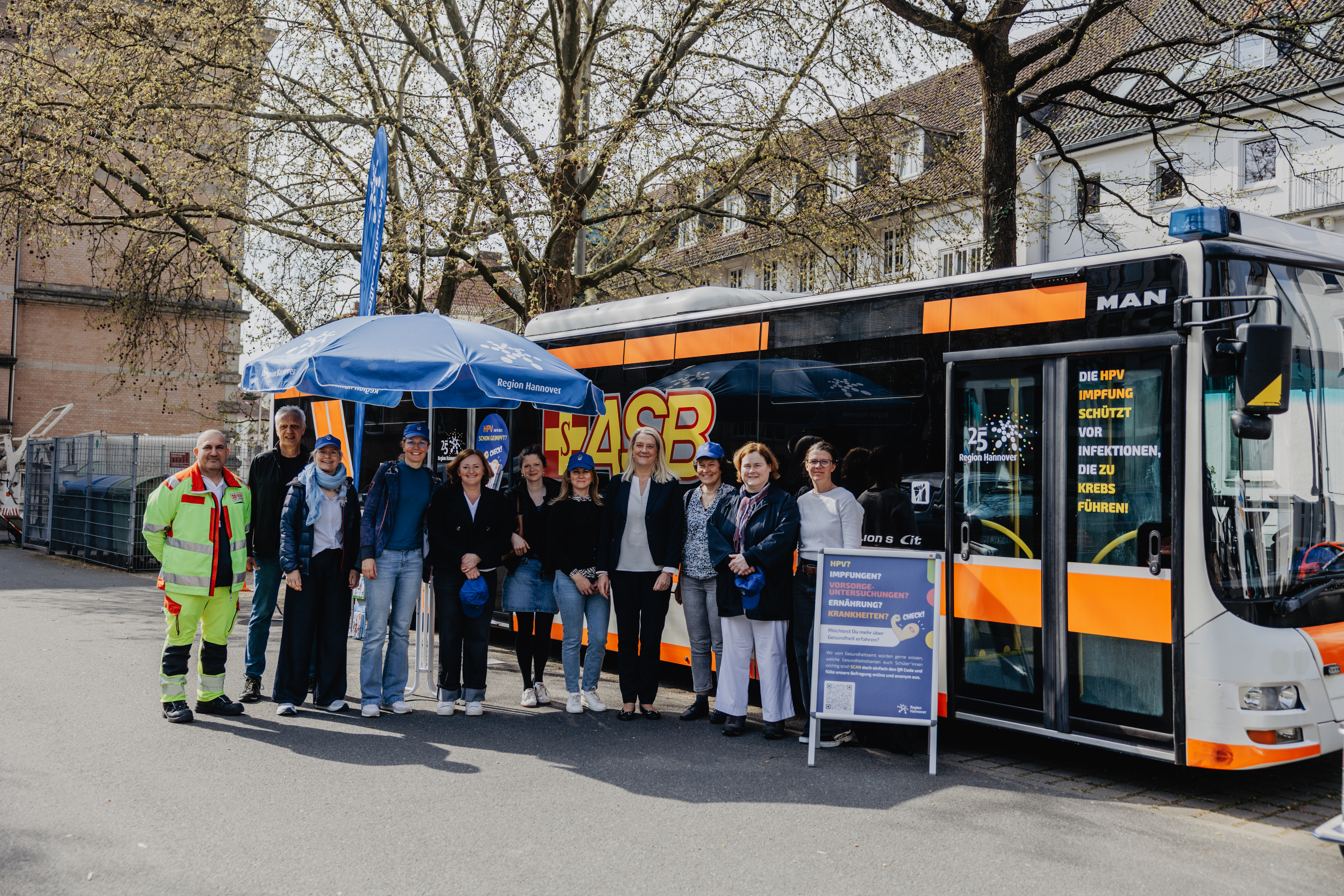 Krebsvorsorge-Impfung: Region Hannover fährt mit Infobus an rund 30 Schulen